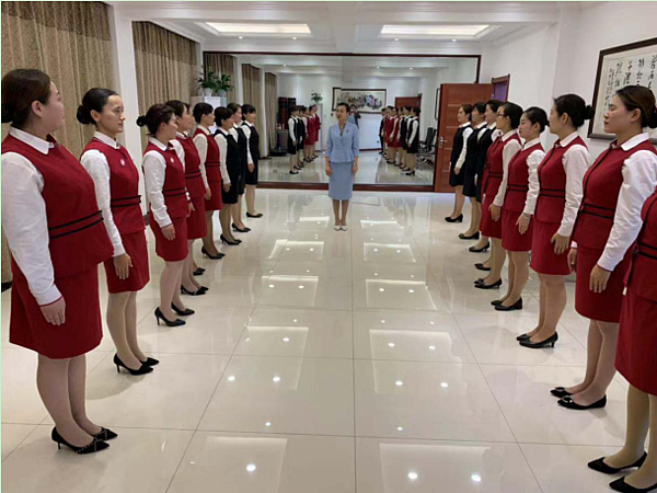 学思践悟守初心 礼仪赋能促服务——市福彩中心成功举办主题教育与职工服务礼仪培训会