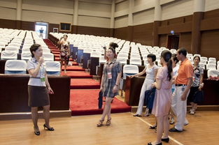 镜头下的礼仪之美 一次服务礼仪培训的摄影纪实